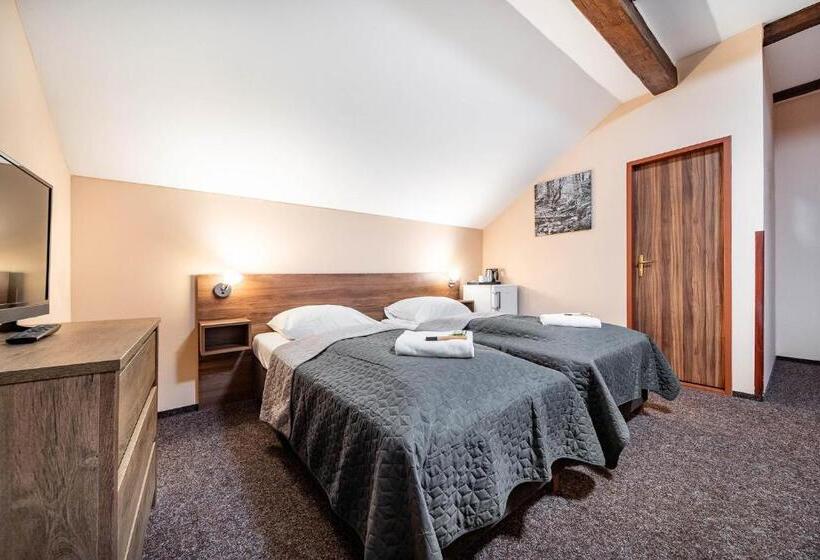 Laguna Hotel & Restaurant