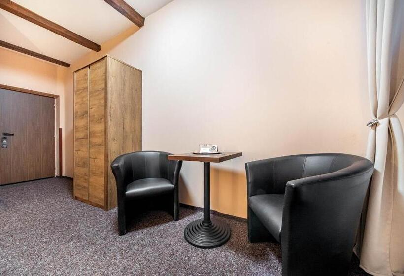 Laguna Hotel & Restaurant