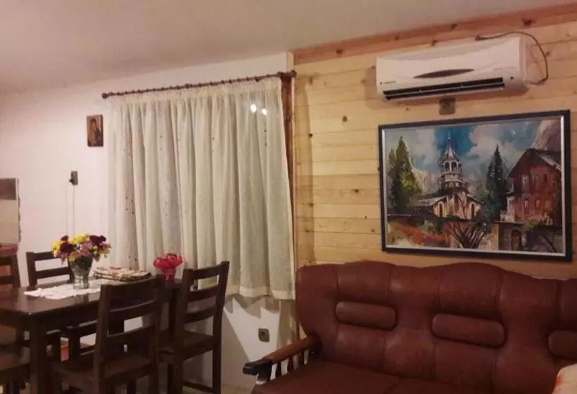 ペンション Guest House „ Mountain Rest“