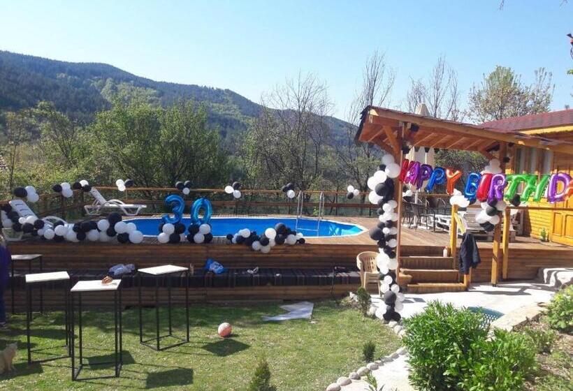 펜션 Guest House „ Mountain Rest“