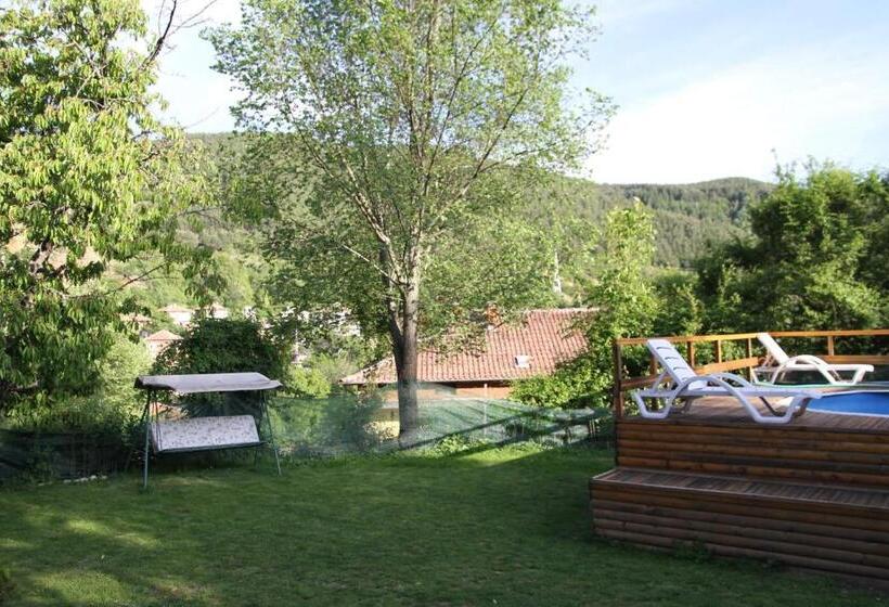 펜션 Guest House „ Mountain Rest“