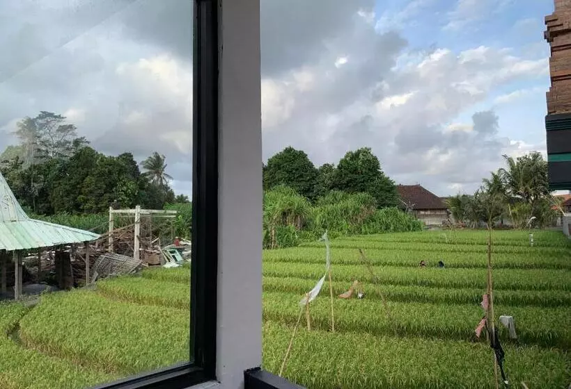 ペンション Kenan Cottage