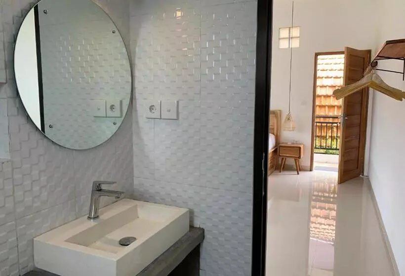 ペンション Kenan Cottage