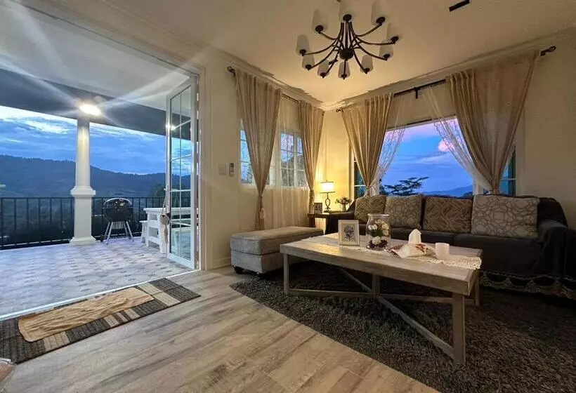 Majatalo Misty English Cottage