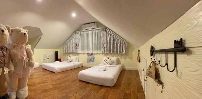 פנסיון Misty English Cottage