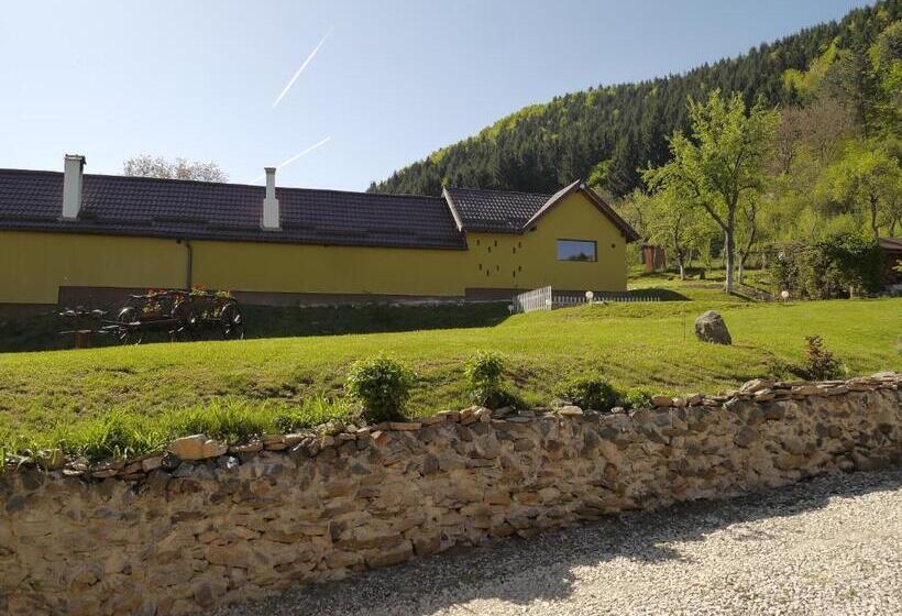 ペンション Oma S Hutte