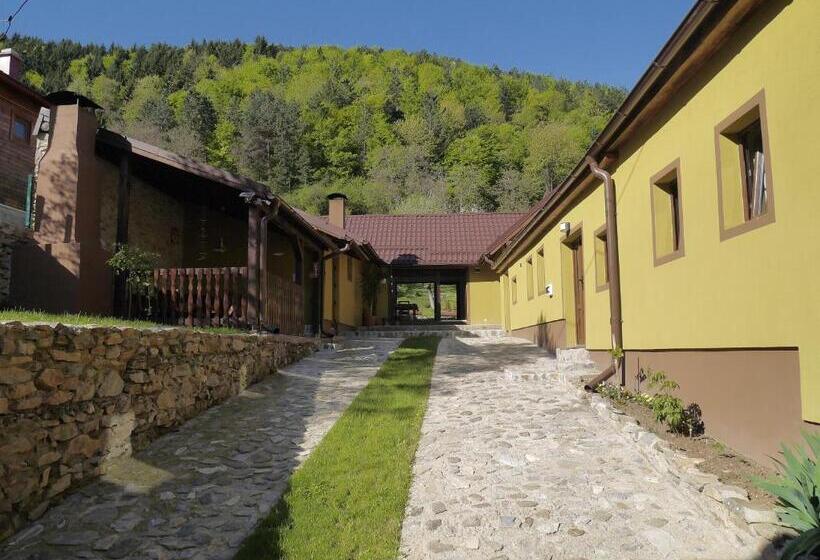 ペンション Oma S Hutte