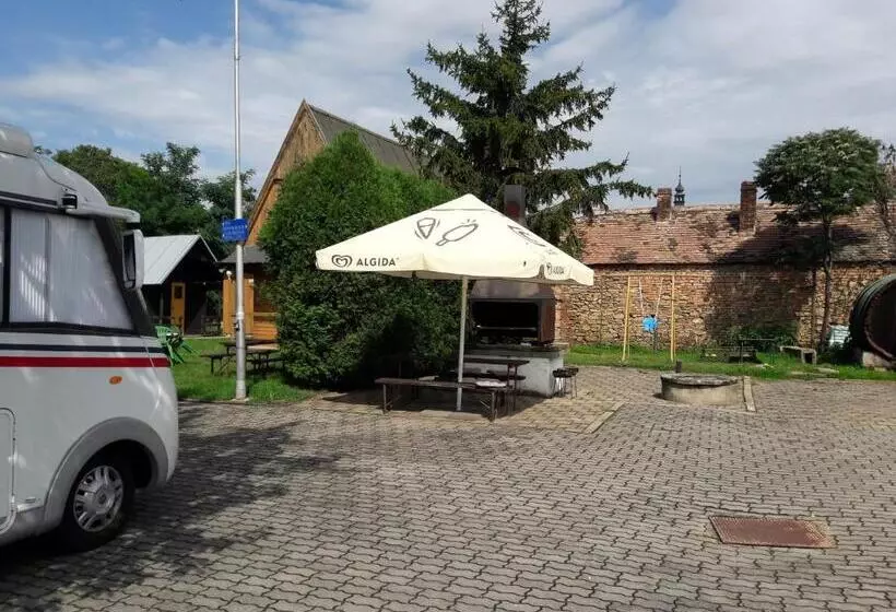 ペンション Penzion A Chatový Camp Havraníky U Np Podyjí