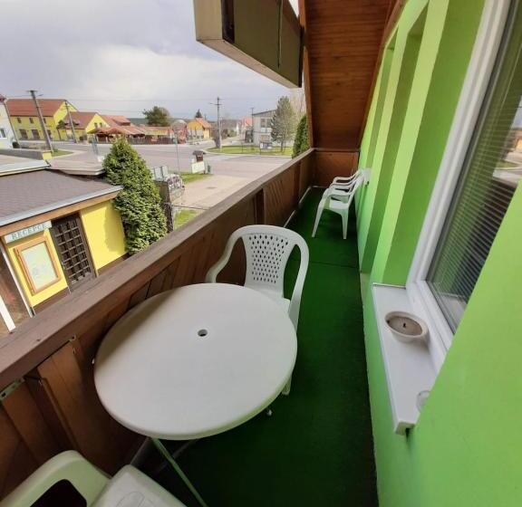 ペンション Penzion A Chatový Camp Havraníky U Np Podyjí