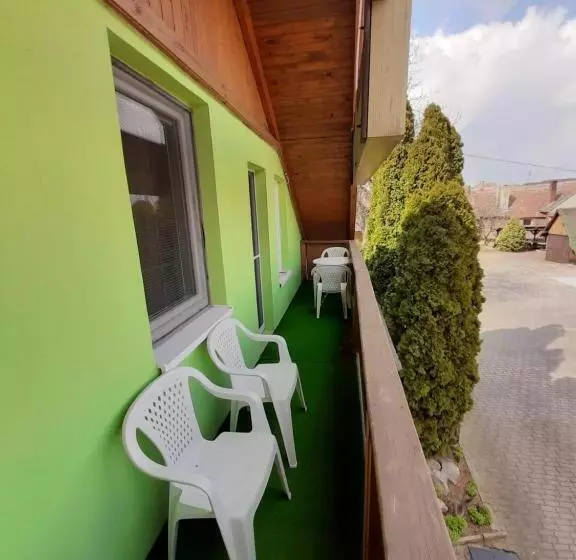 ペンション Penzion A Chatový Camp Havraníky U Np Podyjí