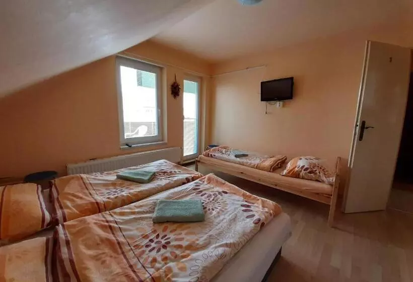 ペンション Penzion A Chatový Camp Havraníky U Np Podyjí