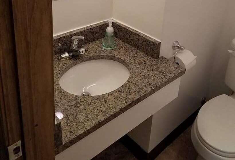 Windsor Crossroads Motel