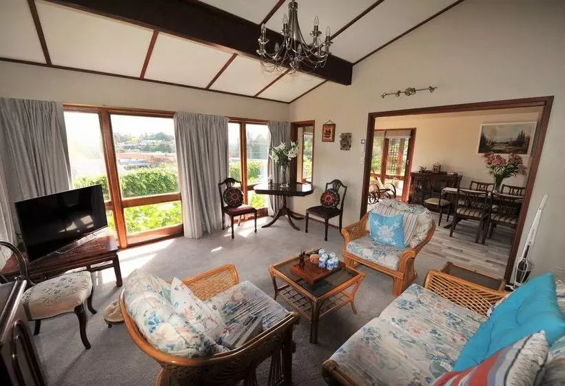 ベッドアンドブレックファースト Harbinger House Bed&Breakfast