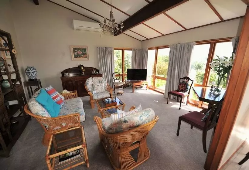 ベッドアンドブレックファースト Harbinger House Bed&Breakfast