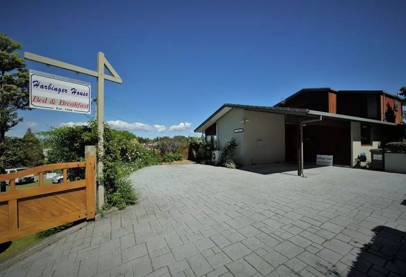 ベッドアンドブレックファースト Harbinger House Bed&Breakfast