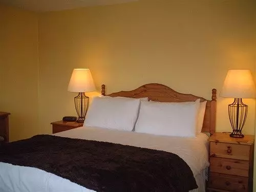 تختخواب و صبحانه Limetree House Guest House