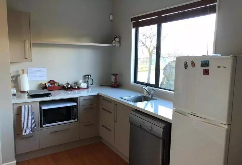 Bed and Breakfast Websters On Wanaka Lodge