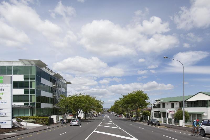 Greenlane Manor Motel