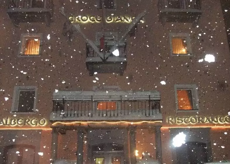 Szálloda Albergo Croce Bianca