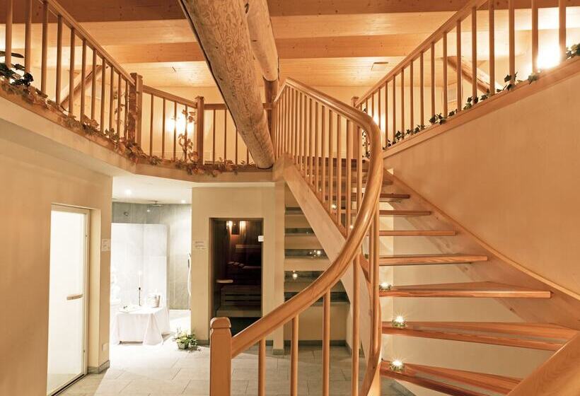 ホテル Albergo Croce Bianca