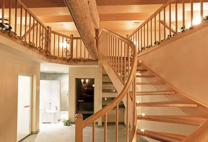 Szálloda Albergo Croce Bianca