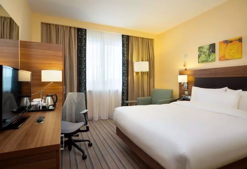 ホテル Hilton Garden Inn Ufa Riverside