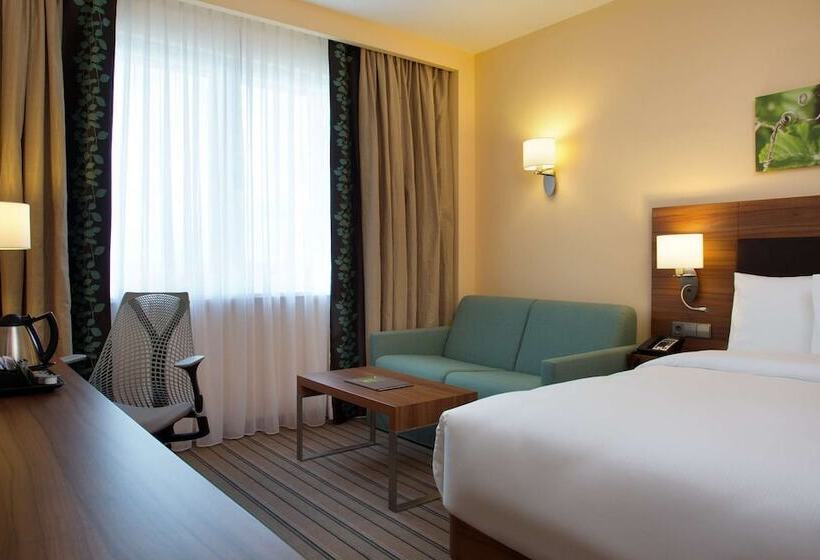 ホテル Hilton Garden Inn Ufa Riverside