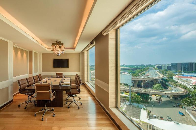 فندق Jw Marriott Mumbai Sahar Airport