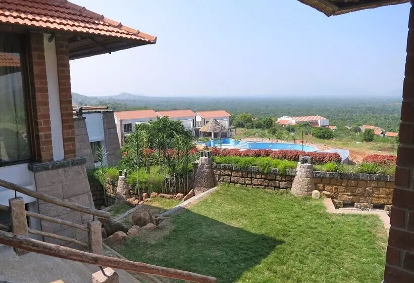 Отель Kadambavanam Ethnic Village Resort