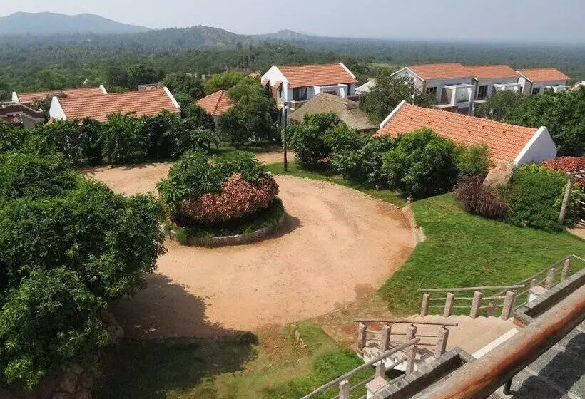 Отель Kadambavanam Ethnic Village Resort