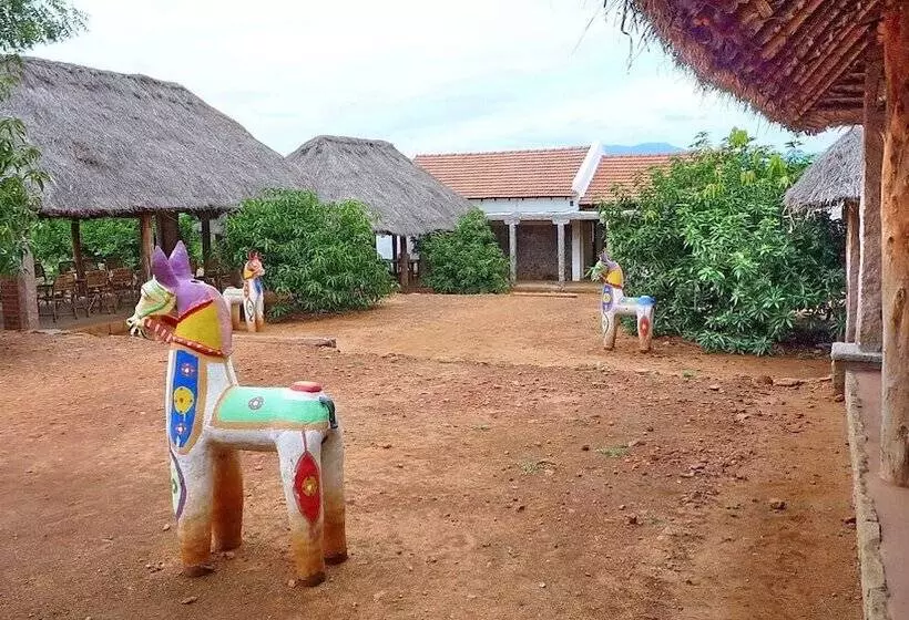 Отель Kadambavanam Ethnic Village Resort