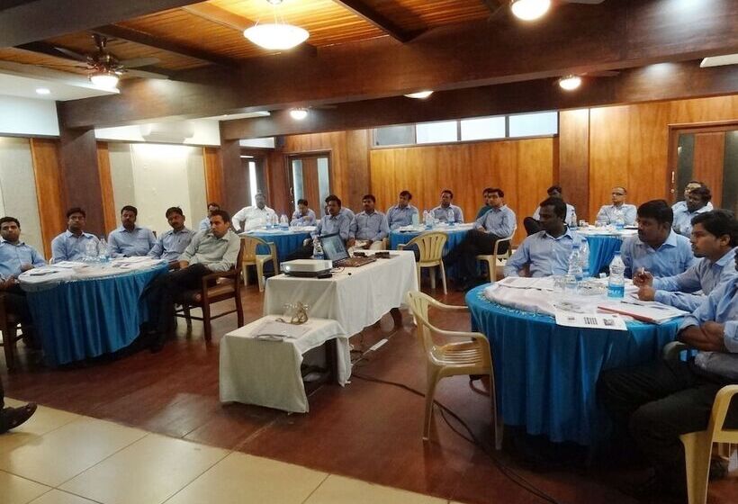 فندق Kadambavanam Ethnic Village Resort