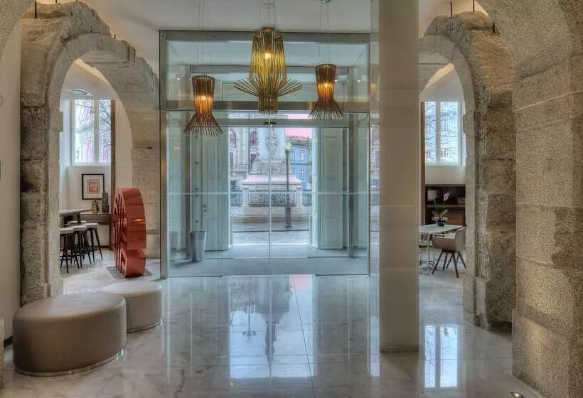 Hotel NH Collection Porto Batalha