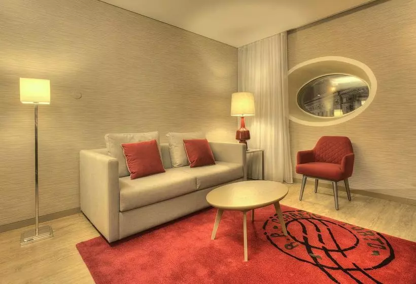 Hotel NH Collection Porto Batalha