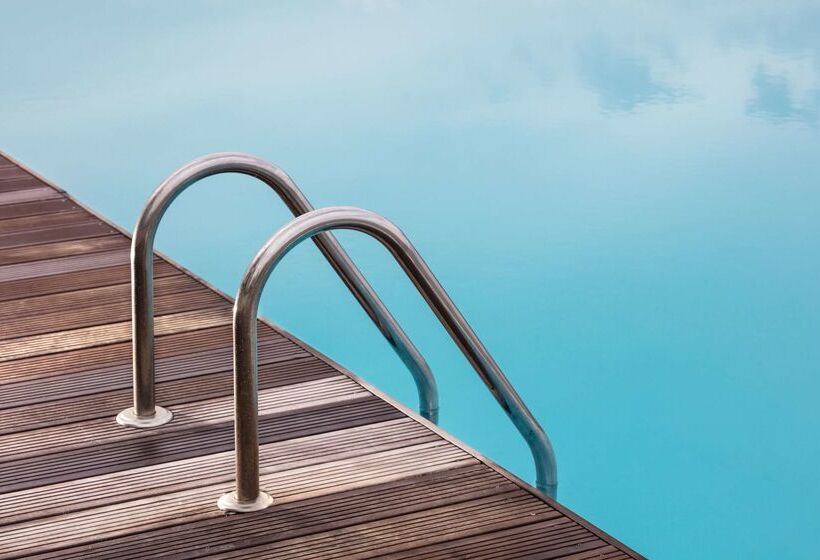 هتل NH Collection Porto Batalha