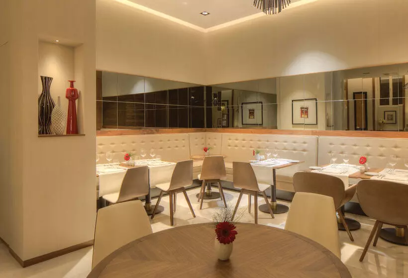 Hotel NH Collection Porto Batalha