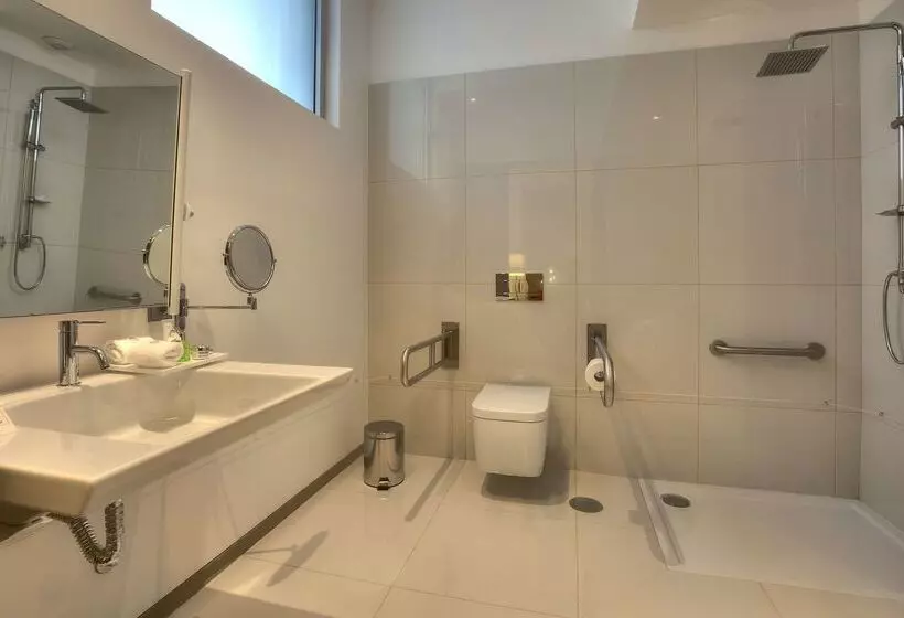 Hotel NH Collection Porto Batalha