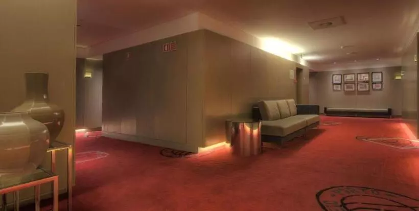 Hotel NH Collection Porto Batalha