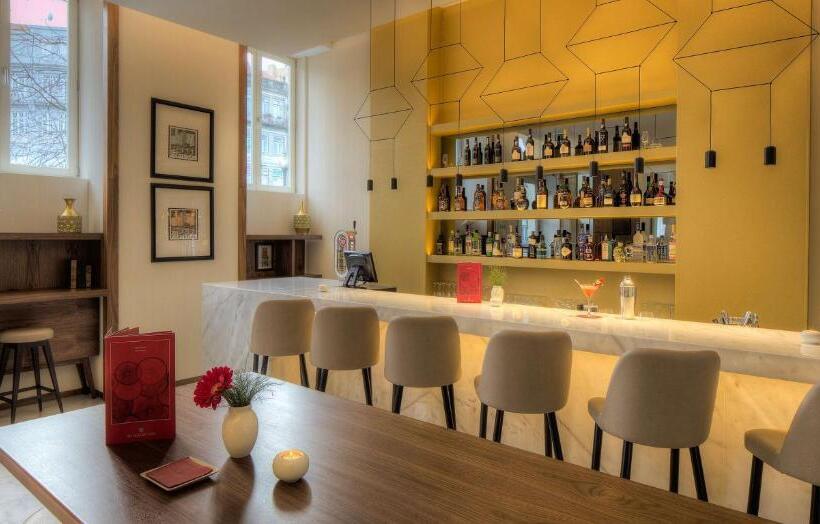 هتل NH Collection Porto Batalha