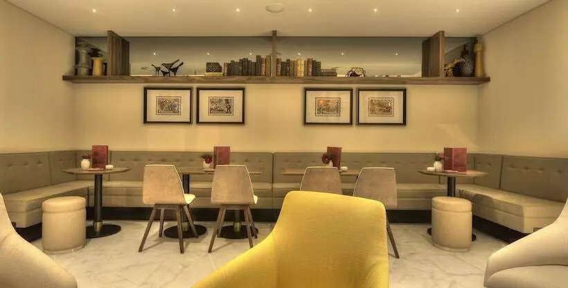 Hotel NH Collection Porto Batalha