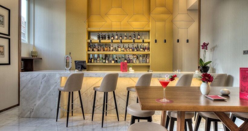 هتل NH Collection Porto Batalha