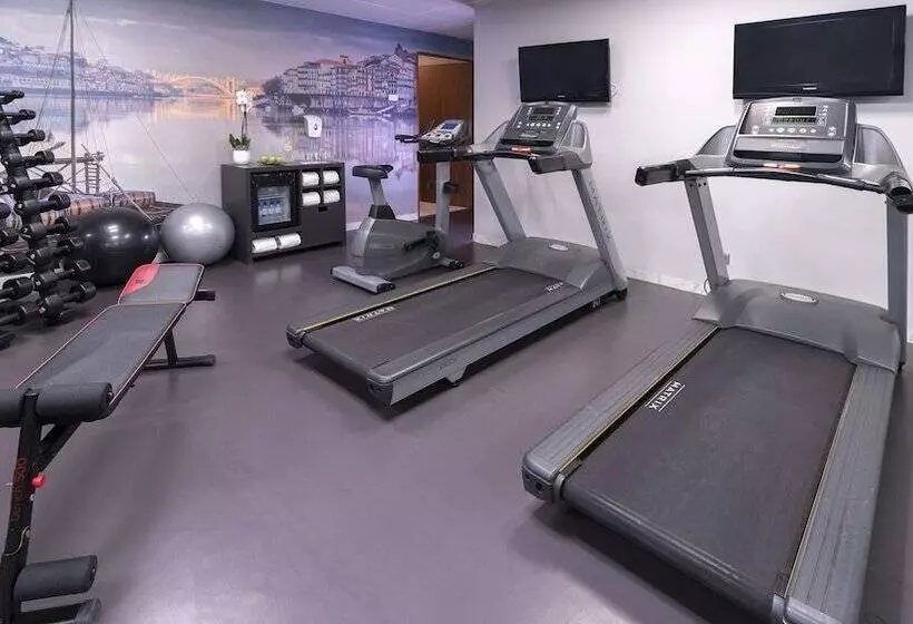 Hotel NH Collection Porto Batalha