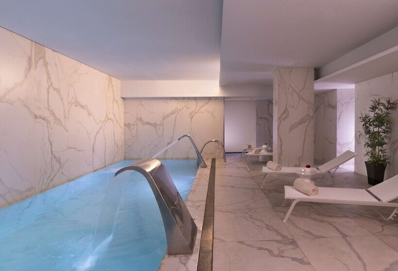 هتل NH Collection Porto Batalha