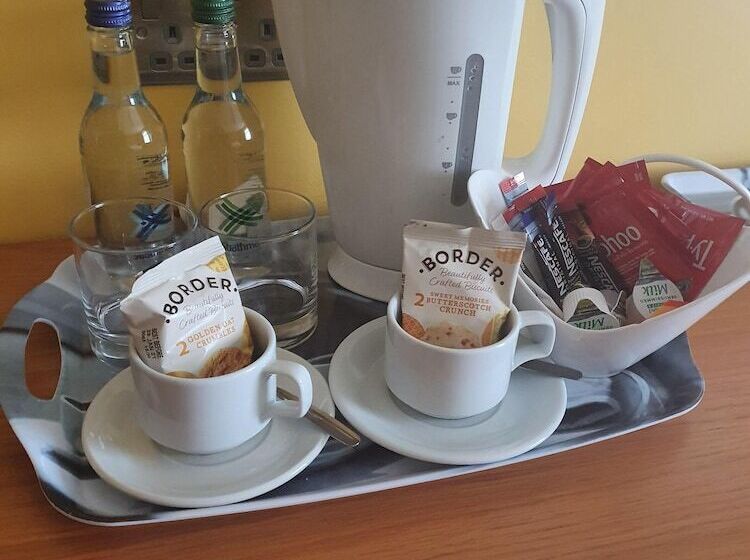 Отель The Birley Arms