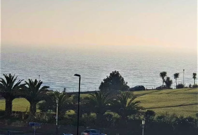 ホテル The Ellesmere