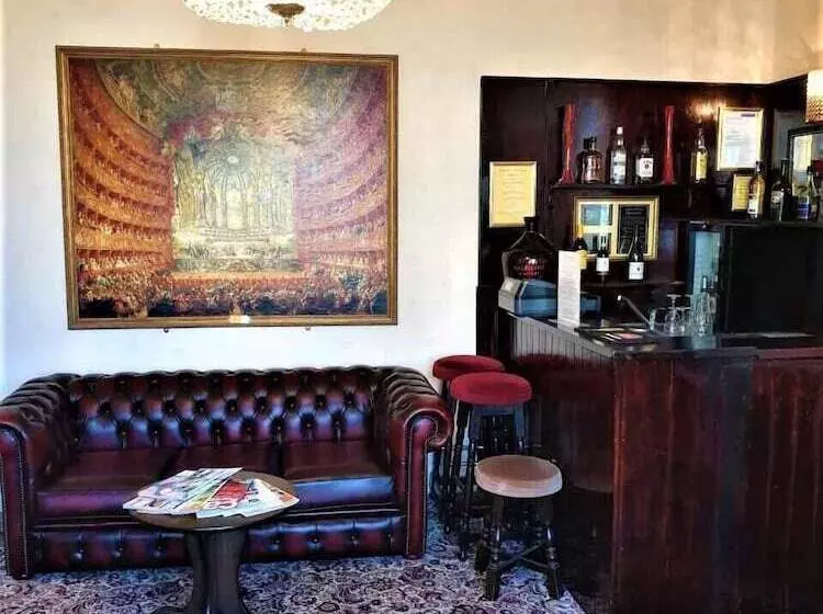 ホテル The Ellesmere