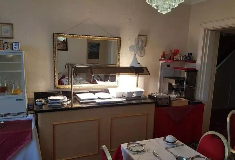 ホテル The Ellesmere