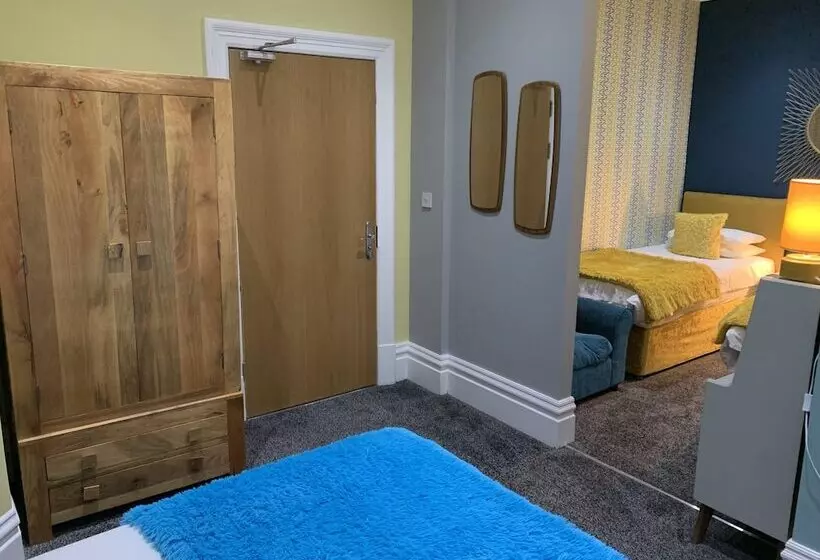 בית מלון כפרי The Fylde International Guest House