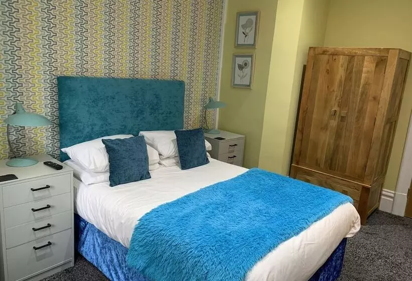 בית מלון כפרי The Fylde International Guest House