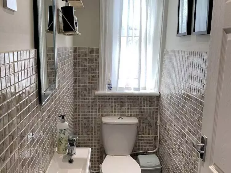 בית מלון כפרי The Fylde International Guest House